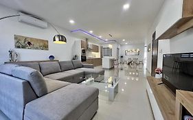 Carousel Apartments